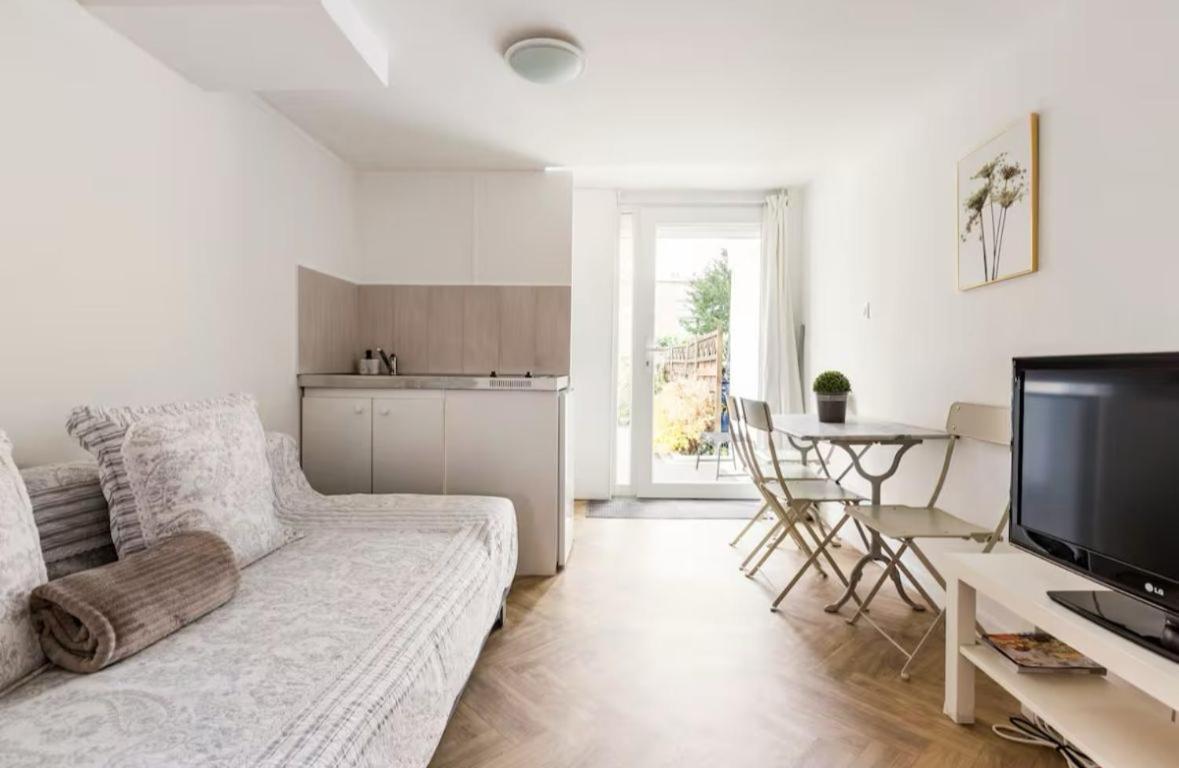 Escapade Pres De Lille - Appartement Charmant Avec Terrasse Et Parking Privee Mons-en-Baroeul المظهر الخارجي الصورة