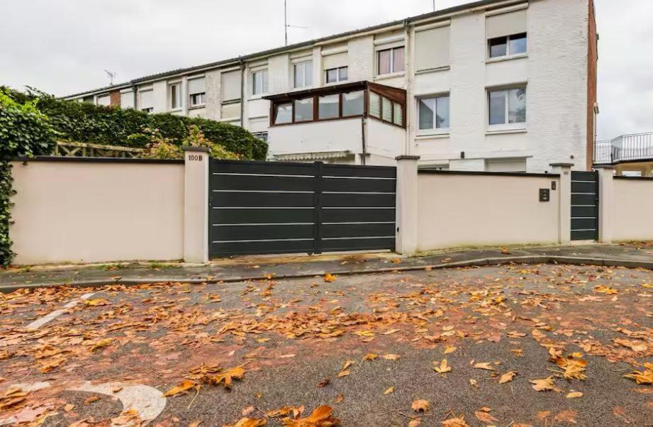 Escapade Pres De Lille - Appartement Charmant Avec Terrasse Et Parking Privee Mons-en-Baroeul المظهر الخارجي الصورة