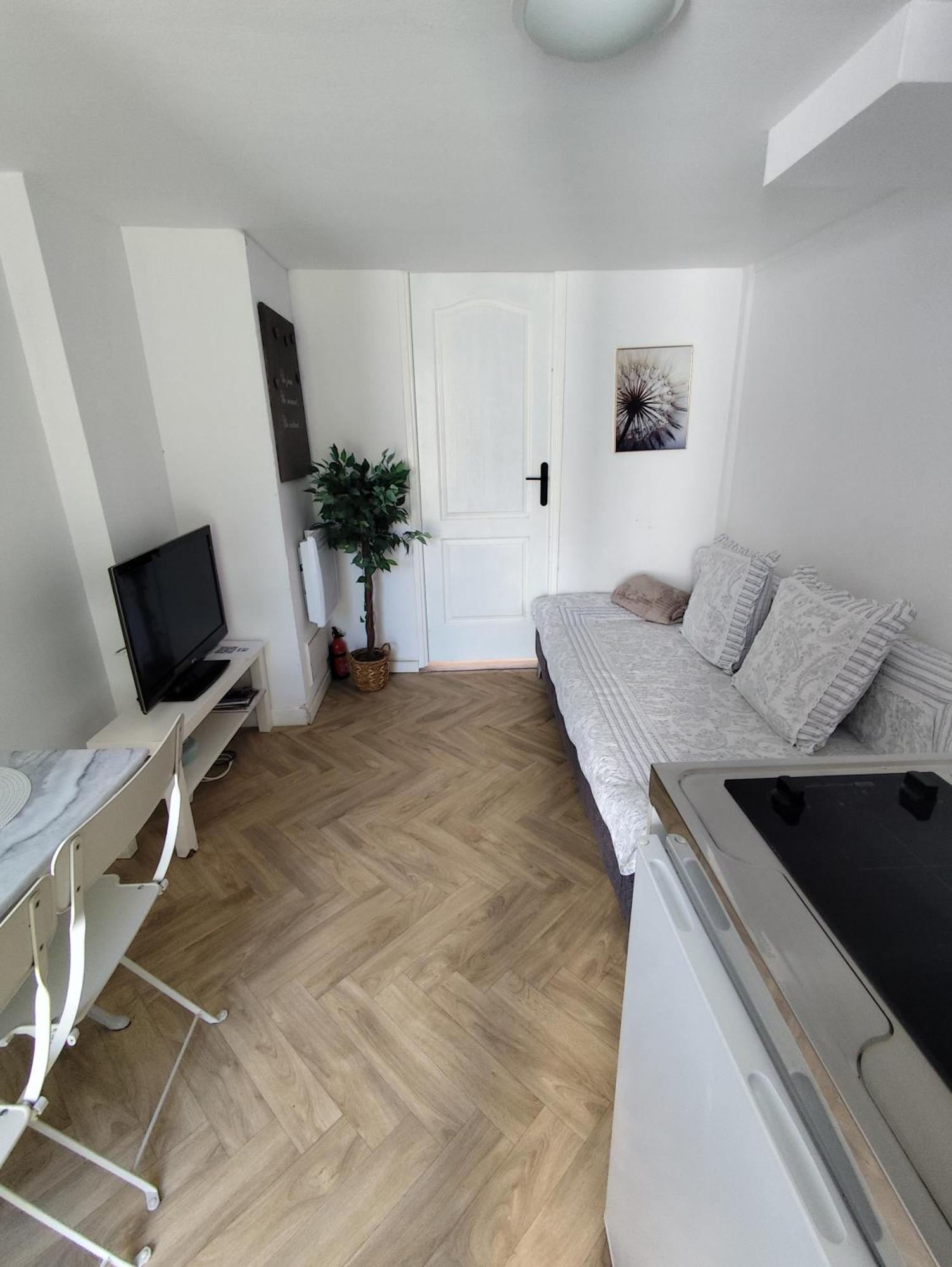 Escapade Pres De Lille - Appartement Charmant Avec Terrasse Et Parking Privee Mons-en-Baroeul المظهر الخارجي الصورة