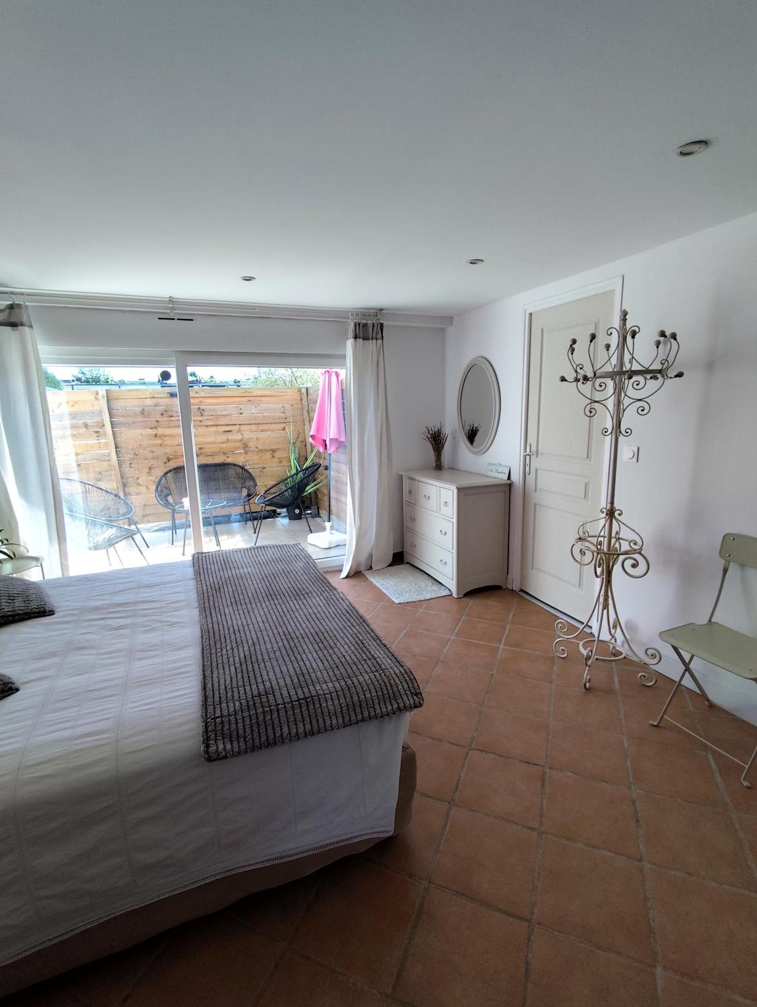 Escapade Pres De Lille - Appartement Charmant Avec Terrasse Et Parking Privee Mons-en-Baroeul المظهر الخارجي الصورة