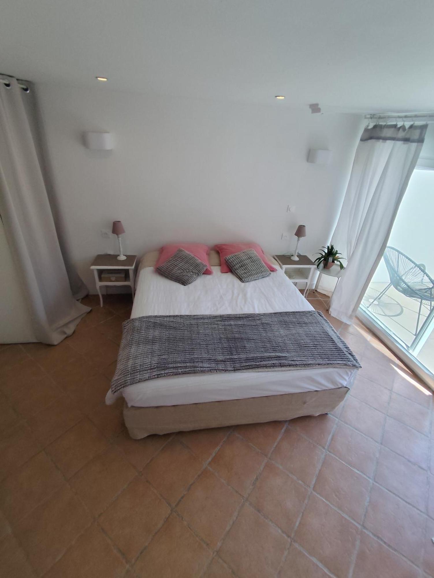 Escapade Pres De Lille - Appartement Charmant Avec Terrasse Et Parking Privee Mons-en-Baroeul المظهر الخارجي الصورة